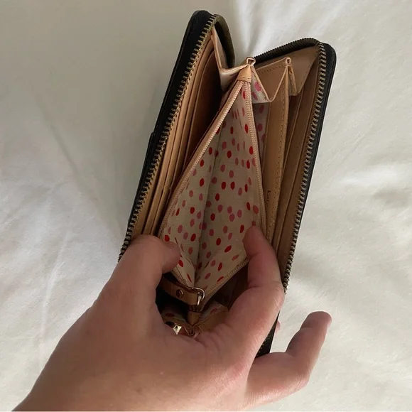 Kate Spade Wallet - Picture 6 of 9